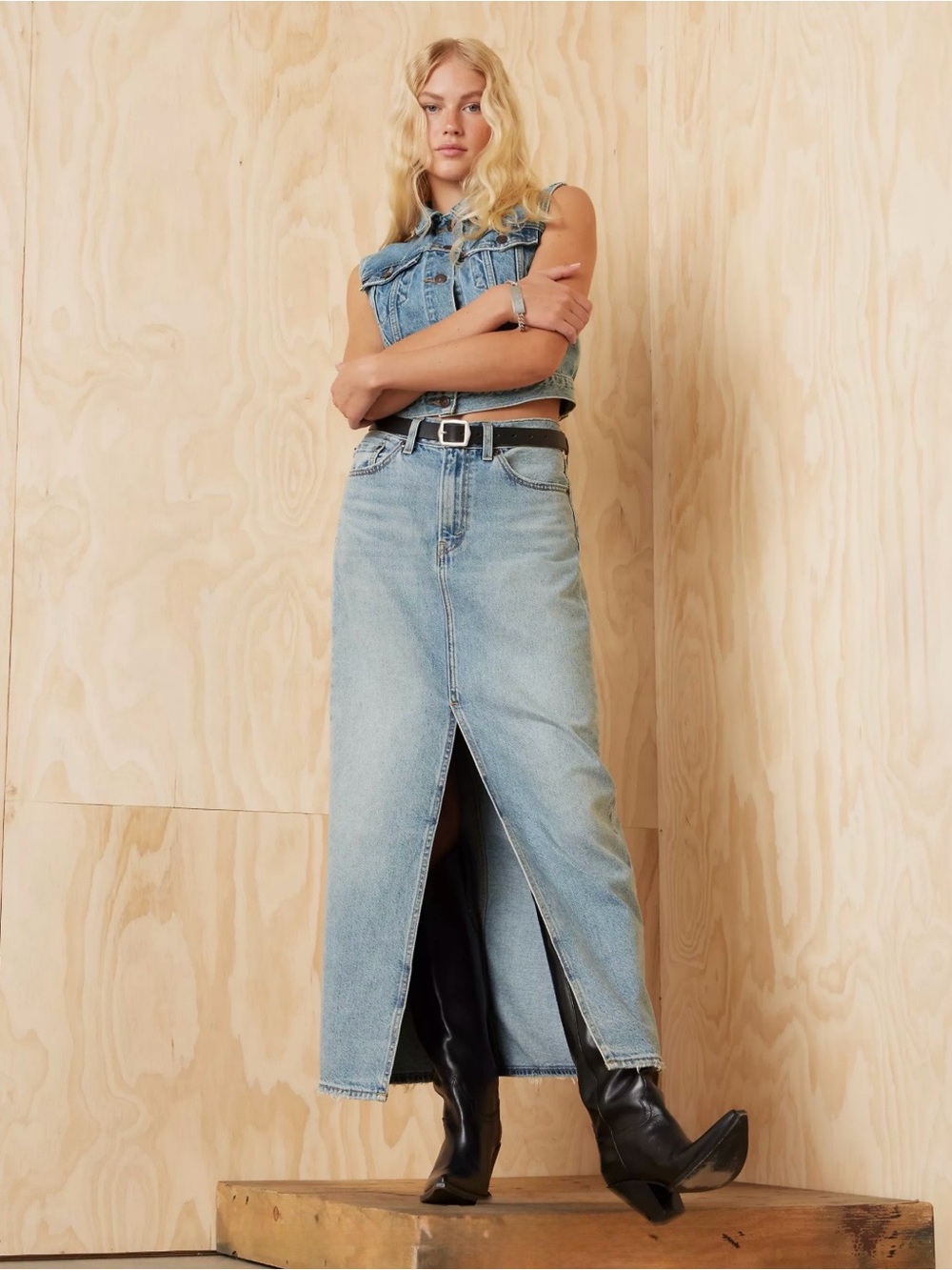 🇺🇸Firm Price🇺🇸 Levi’s Premium Ankle Column Skirt